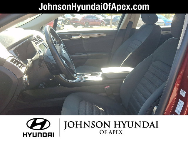 Used 2018 Ford Fusion SE w/ Fusion SE Technology Package FWD image 19