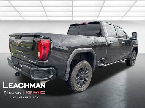 Used 2021 GMC Sierra 2500 Denali w/ Denali Black Diamond Edition AWD/4WD image 3