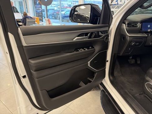 New 2026 Jeep Grand Wagoneer 4WD image 15