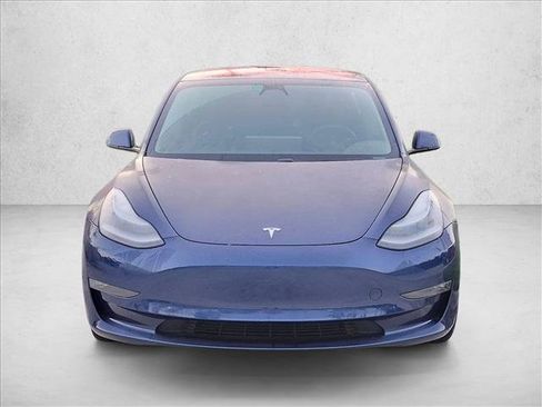 Used 2018 Tesla Model 3 Mid Range RWD image 2