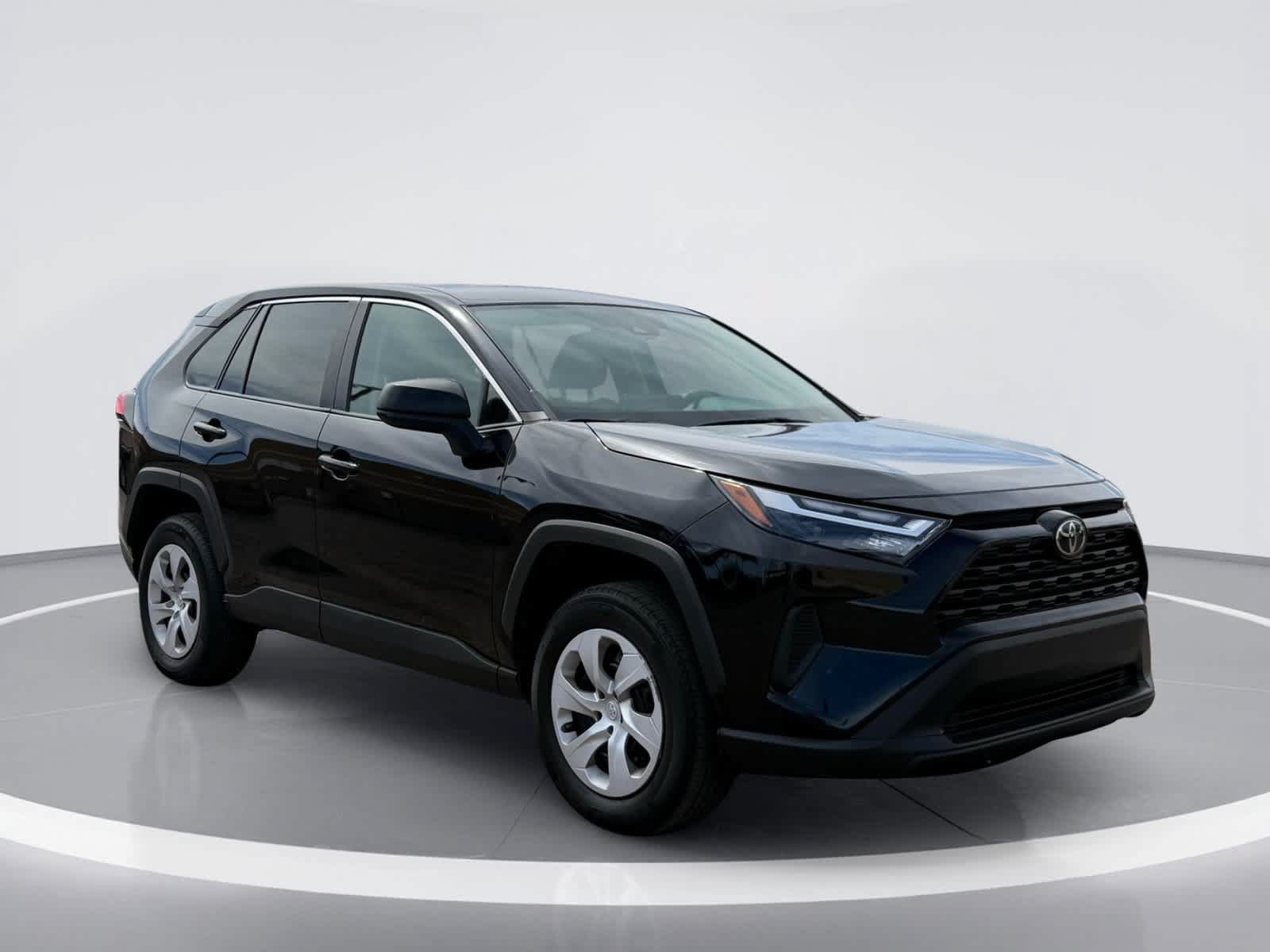 Used 2025 Toyota RAV4 LE AWD/4WD image 7