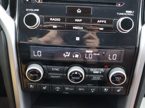 Used 2019 Subaru Ascent Touring AWD/4WD image 13