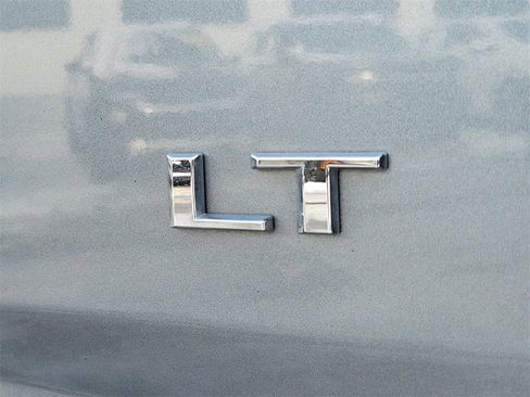 Used 2022 Chevrolet Colorado LT w/ LT Convenience Package image 6