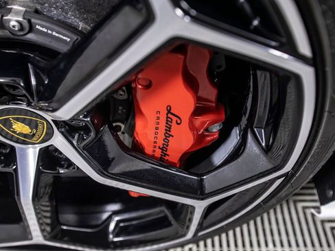 Used 2020 Lamborghini Huracan EVO image 48