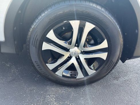 Used 2013 Toyota RAV4 LE AWD/4WD image 27