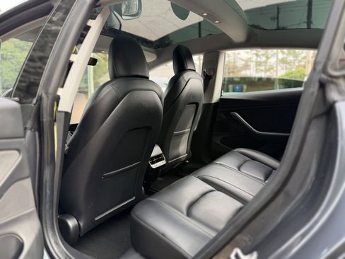 Used 2021 Tesla Model 3 Performance image 30