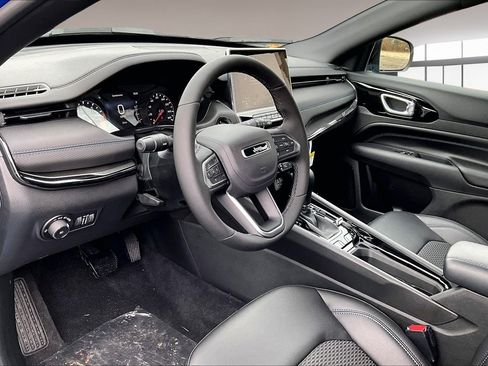 New 2026 Jeep Compass Latitude image 7