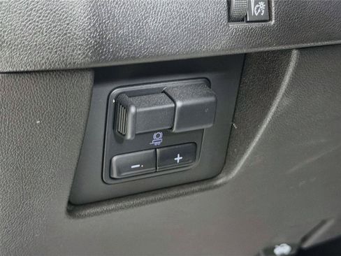 Used 2024 GMC Canyon Denali AWD/4WD image 10