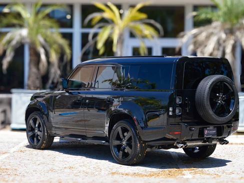 Used 2025 Land Rover Defender 130 V8 image 9