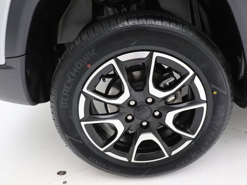 Used 2024 Jeep Compass Trailhawk image 10