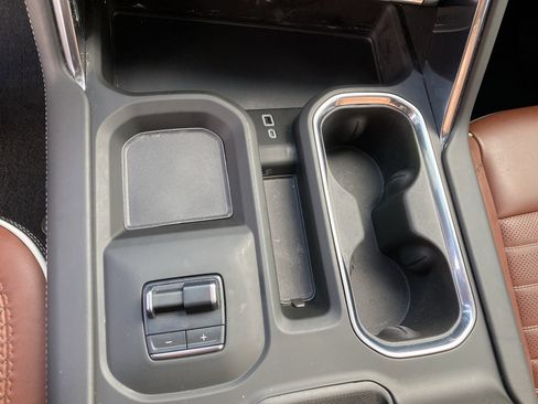 Used 2025 GMC Sierra 3500 Denali Ultimate image 44