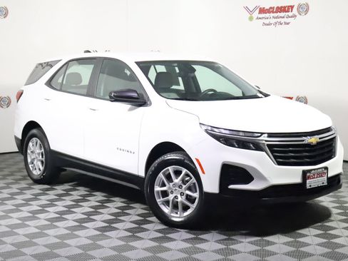 Used 2024 Chevrolet Equinox LS AWD/4WD image 2