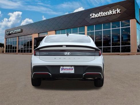 Certified 2025 Hyundai Sonata SE image 7