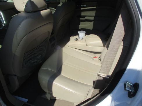 Used 2016 Cadillac SRX Luxury image 8