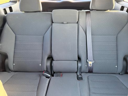 Used 2016 Kia Sorento LX image 14
