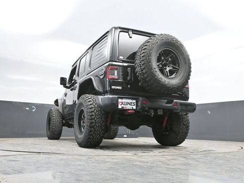 Used 2018 Jeep Wrangler Unlimited Rubicon AWD/4WD image 52