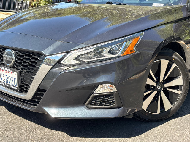 Used 2022 Nissan Altima 2.5 SV FWD image 3