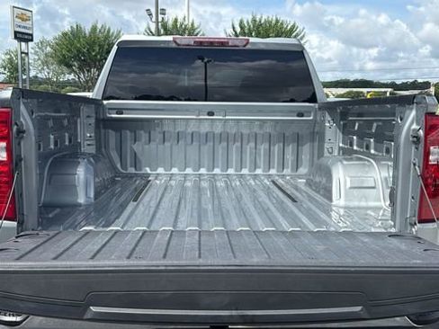 Used 2024 Chevrolet Silverado 1500 LT AWD/4WD image 9