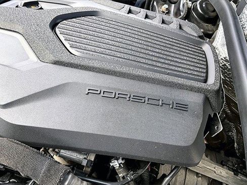 Used 2022 Porsche Macan image 34