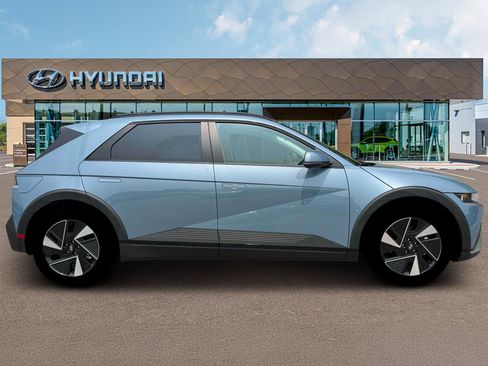 New 2025 Hyundai Ioniq 5 SEL image 9