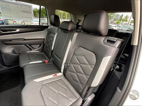 New 2025 Volkswagen Atlas Peak Edition SE image 11