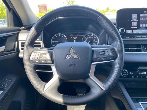 Used 2024 Mitsubishi Outlander SE AWD/4WD image 12