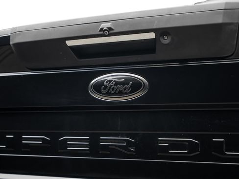 Used 2022 Ford F250 Lariat w/ Black Appearance Package AWD/4WD image 15
