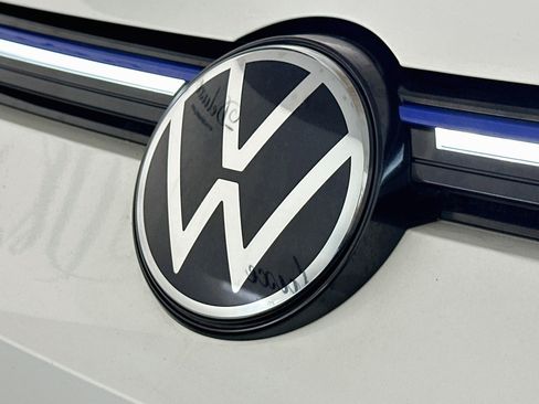Used 2023 Volkswagen Golf 20th Anniversary Edition AWD/4WD image 35