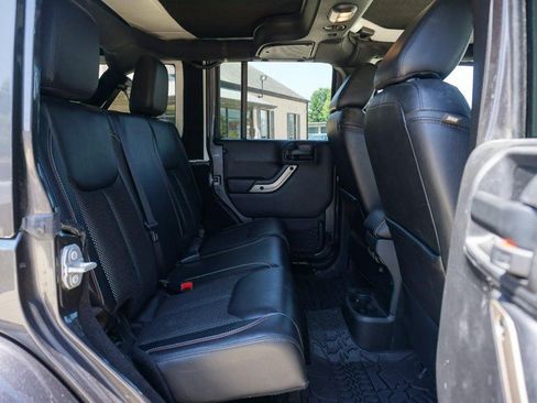Used 2017 Jeep Wrangler Unlimited Sahara AWD/4WD image 29