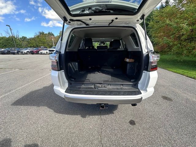 Used 2024 Toyota 4Runner TRD Off-Road Premium w/ Off Road Premium Plus Package AWD/4WD image 10