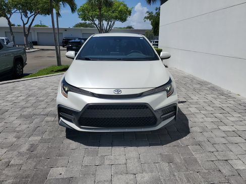 Used 2021 Toyota Corolla SE FWD image 2