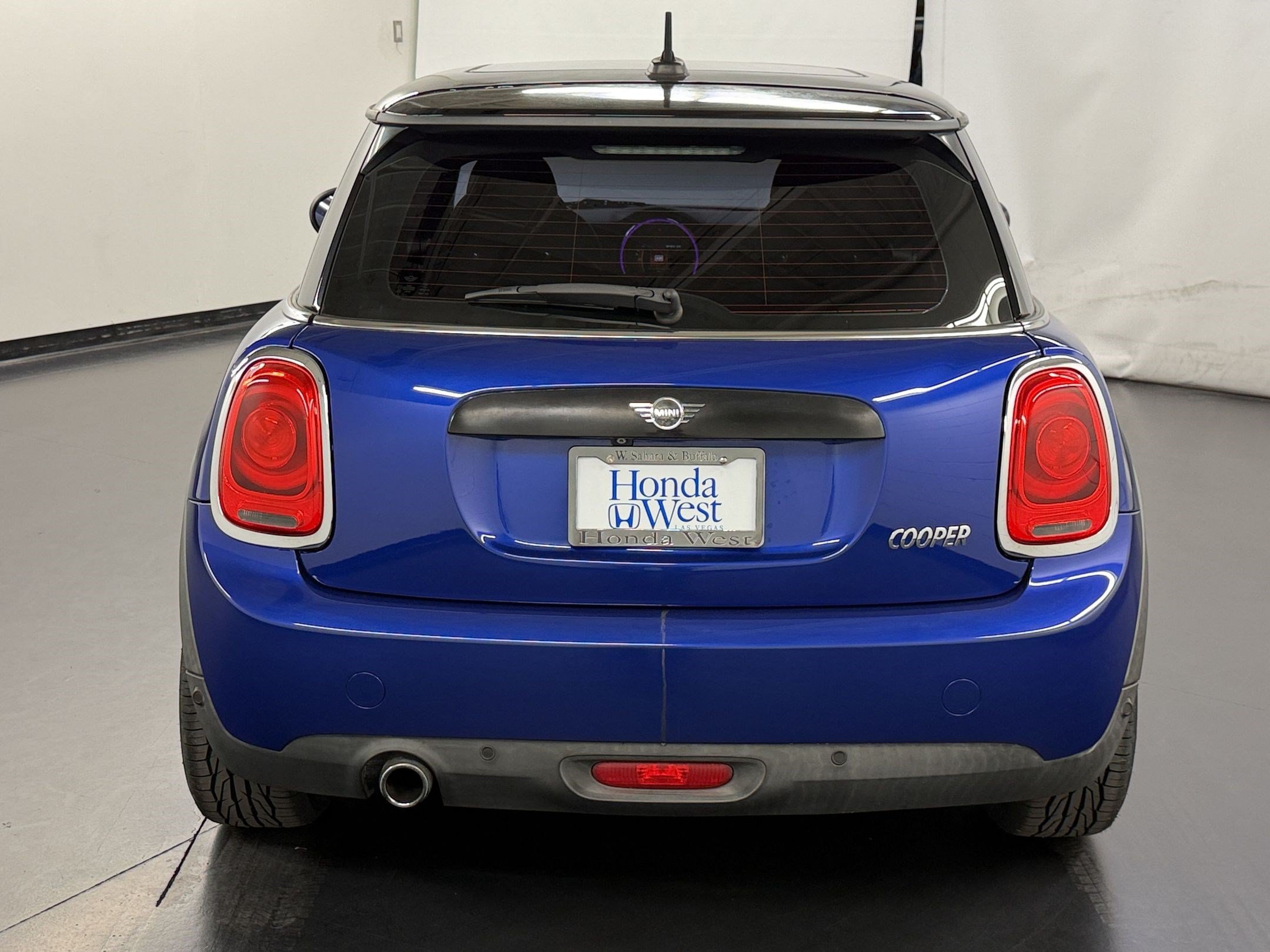Used 2019 MINI Cooper 2-Door Hardtop FWD image 10