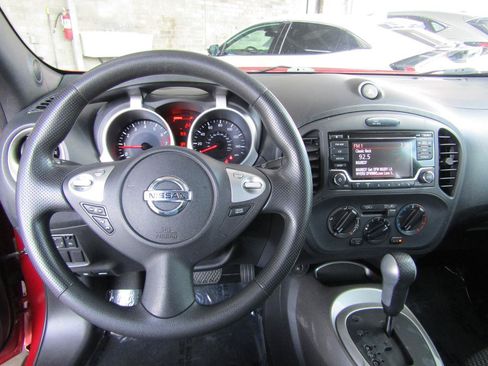 Used 2016 Nissan Juke S FWD image 15