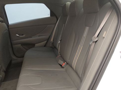 Used 2025 Hyundai Elantra Sport image 18