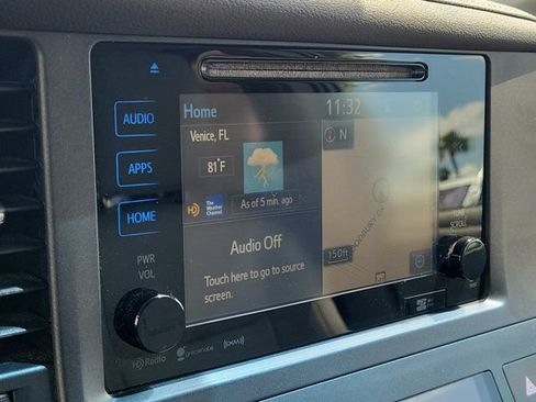 Used 2017 Toyota Sienna XLE w/ XLE Navigation Package AWD/4WD image 23