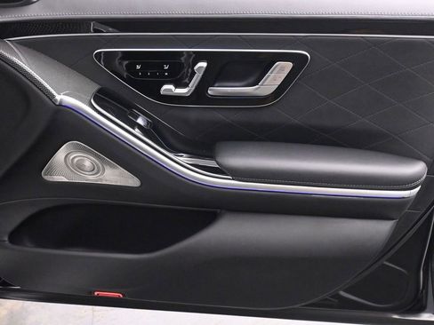 Used 2022 Mercedes-Benz S 580 4MATIC Sedan w/ AMG Line Package image 22