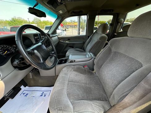 Used 2000 Chevrolet Silverado 1500 LS image 9