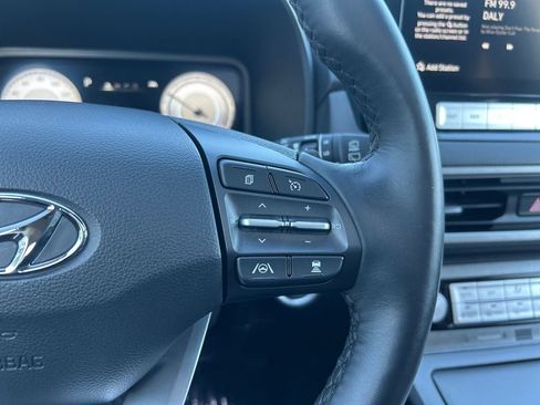 Used 2023 Hyundai Kona Limited image 18