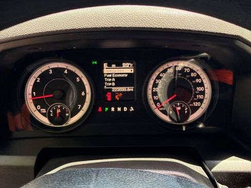 Used 2013 RAM 1500 Classic SLT RWD image 11