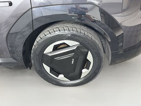 Used 2024 Kia EV9 Land AWD/4WD image 11