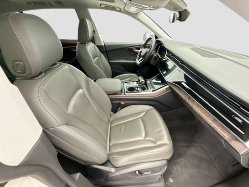 Used 2019 Audi Q8 Premium w/ Convenience Package AWD/4WD image 19