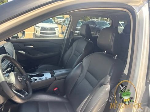 Used 2023 Nissan Rogue SV w/ SV Premium B Package FWD image 11