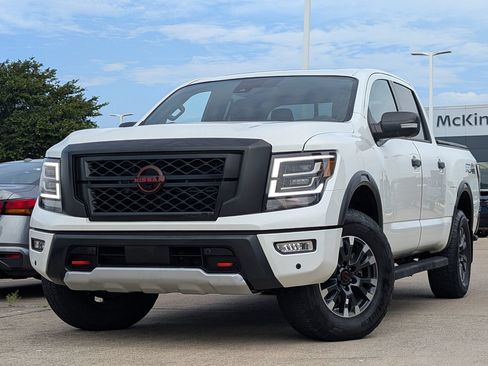 Used 2024 Nissan Titan PRO-4X w/ Pro-4x Convenience Package AWD/4WD image 2