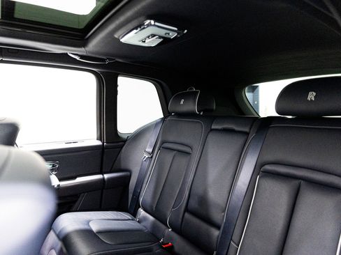 Used 2020 Rolls-Royce Cullinan image 46