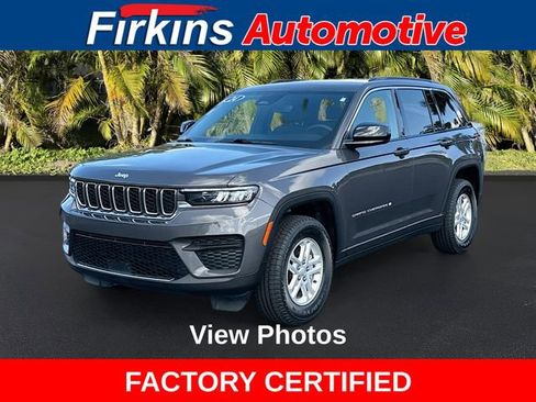 Used 2024 Jeep Grand Cherokee Laredo image 1