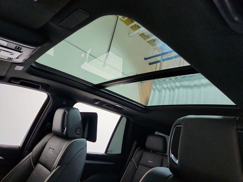 Used 2025 Cadillac Escalade Premium Luxury w/ Touring Package image 11