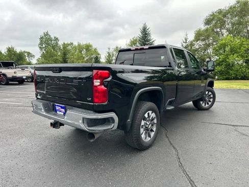 Used 2024 Chevrolet Silverado 2500 LT AWD/4WD image 3