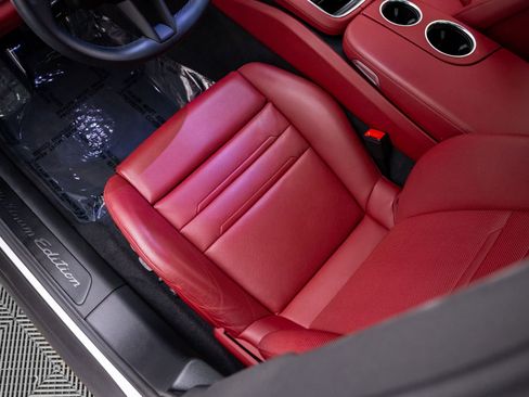Certified 2022 Porsche Panamera 4 Platinum Edition AWD/4WD image 16