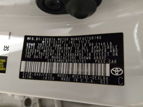 Used 2023 Toyota Corolla LE FWD image 33