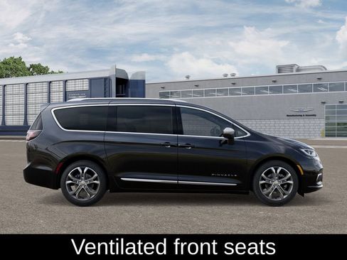 New 2026 Chrysler Pacifica Pinnacle image 12